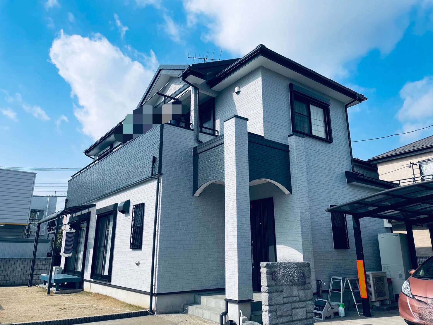 外壁をツートンカラーでイメージチェンジ/人気色でモダンな外壁に