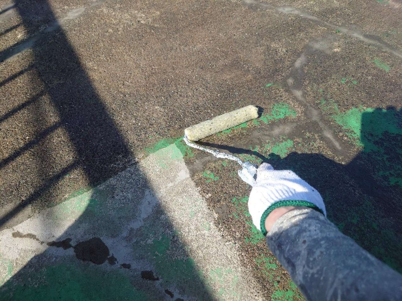 野田市・柏市・流山市の外壁塗装は美装柳屋へ/【作業のご紹介】東京都府中市Mビル・屋上防水塗装作業